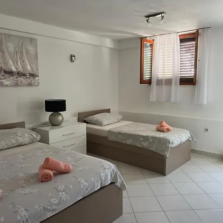 Apartment Adria Slatine